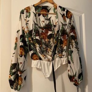 PrettyLittleThing Deep V blouse/bodysuit